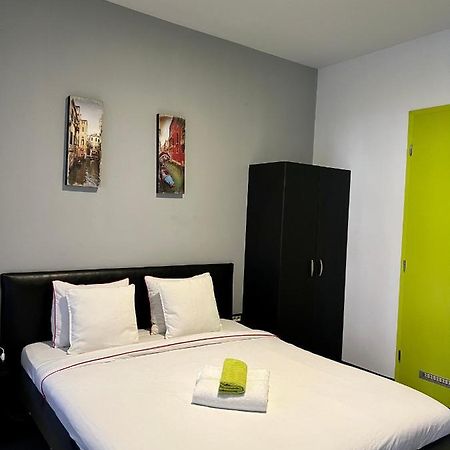 Himalayan Hostel Zagreb Buitenkant foto