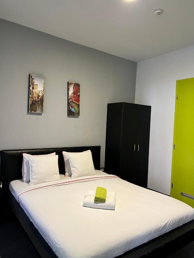 Himalayan Hostel Zagreb Buitenkant foto