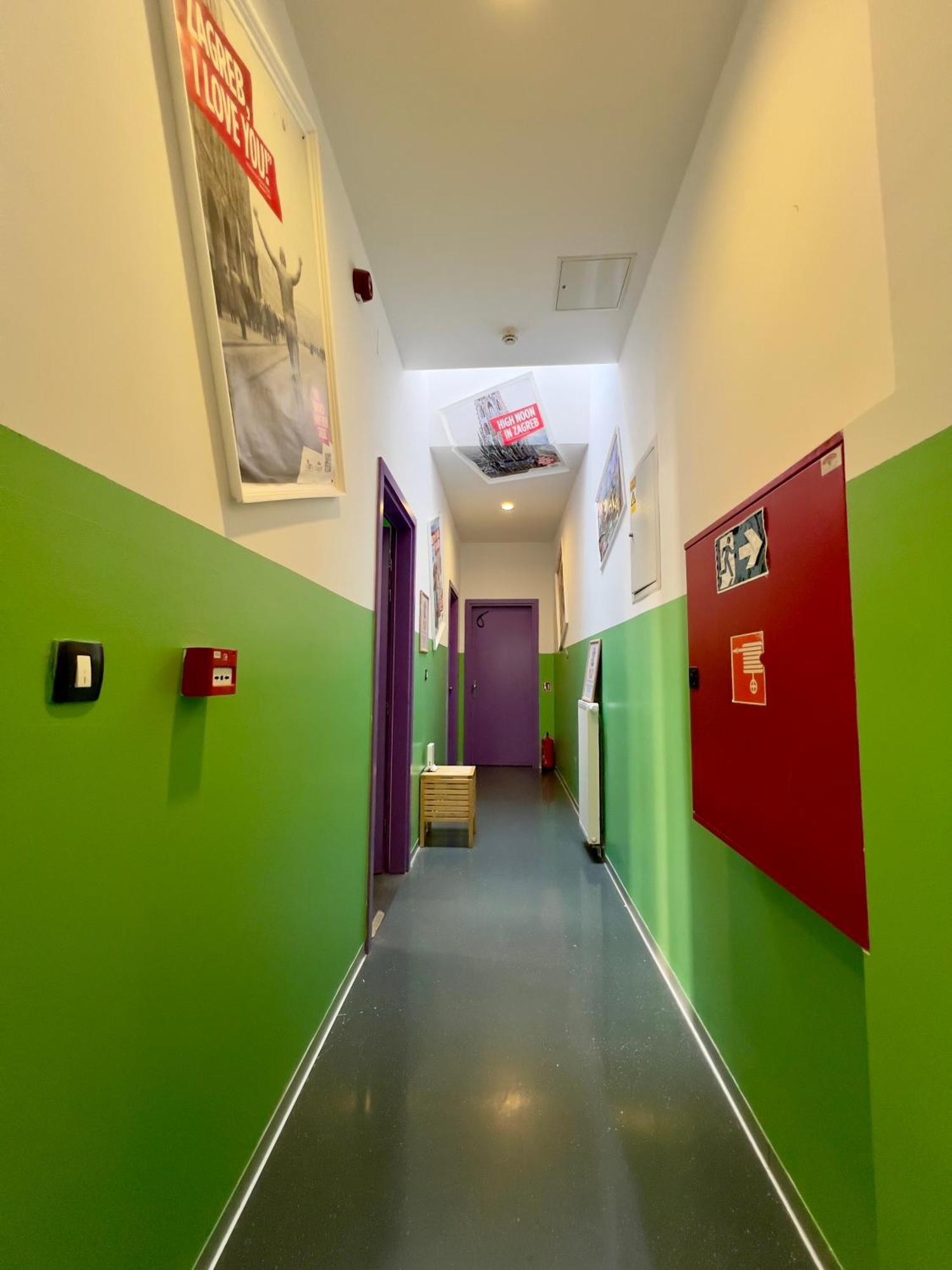 Himalayan Hostel Zagreb Buitenkant foto